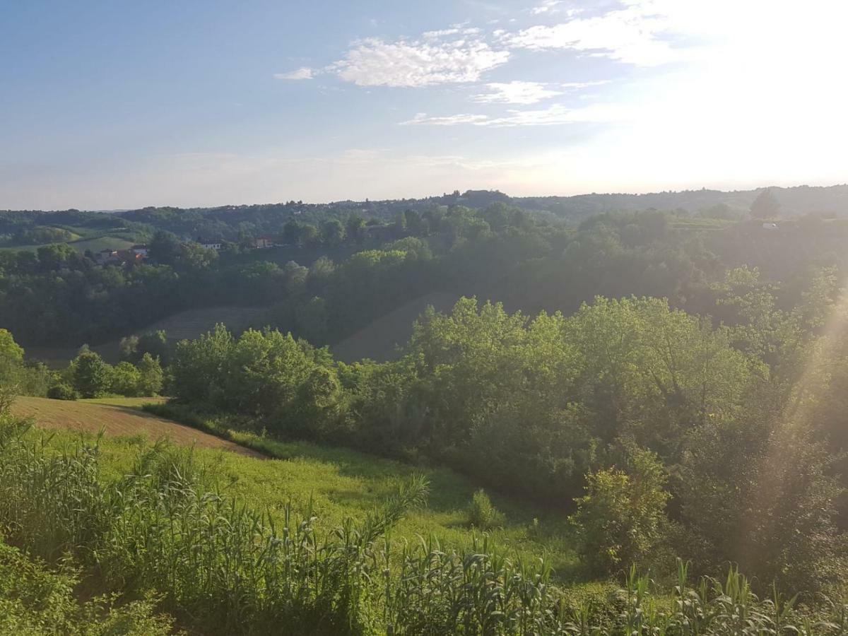 La Terrazza Mombarone Vendégház Asti Kültér fotó